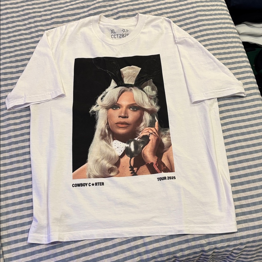 Beyoncé Cowboy carter vegas T-Shirt W Beyonce play bunny Print, Size XL Unisex.